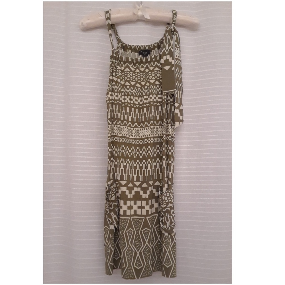 XXI green print dress with bow tie neck & pockets